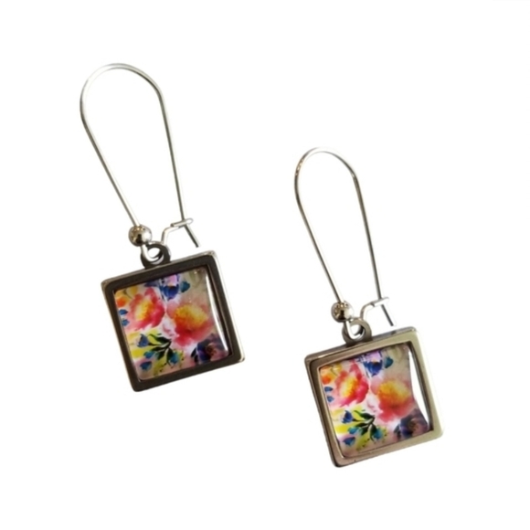 Handcrafted Floral Earrings - Picture 2 of 4